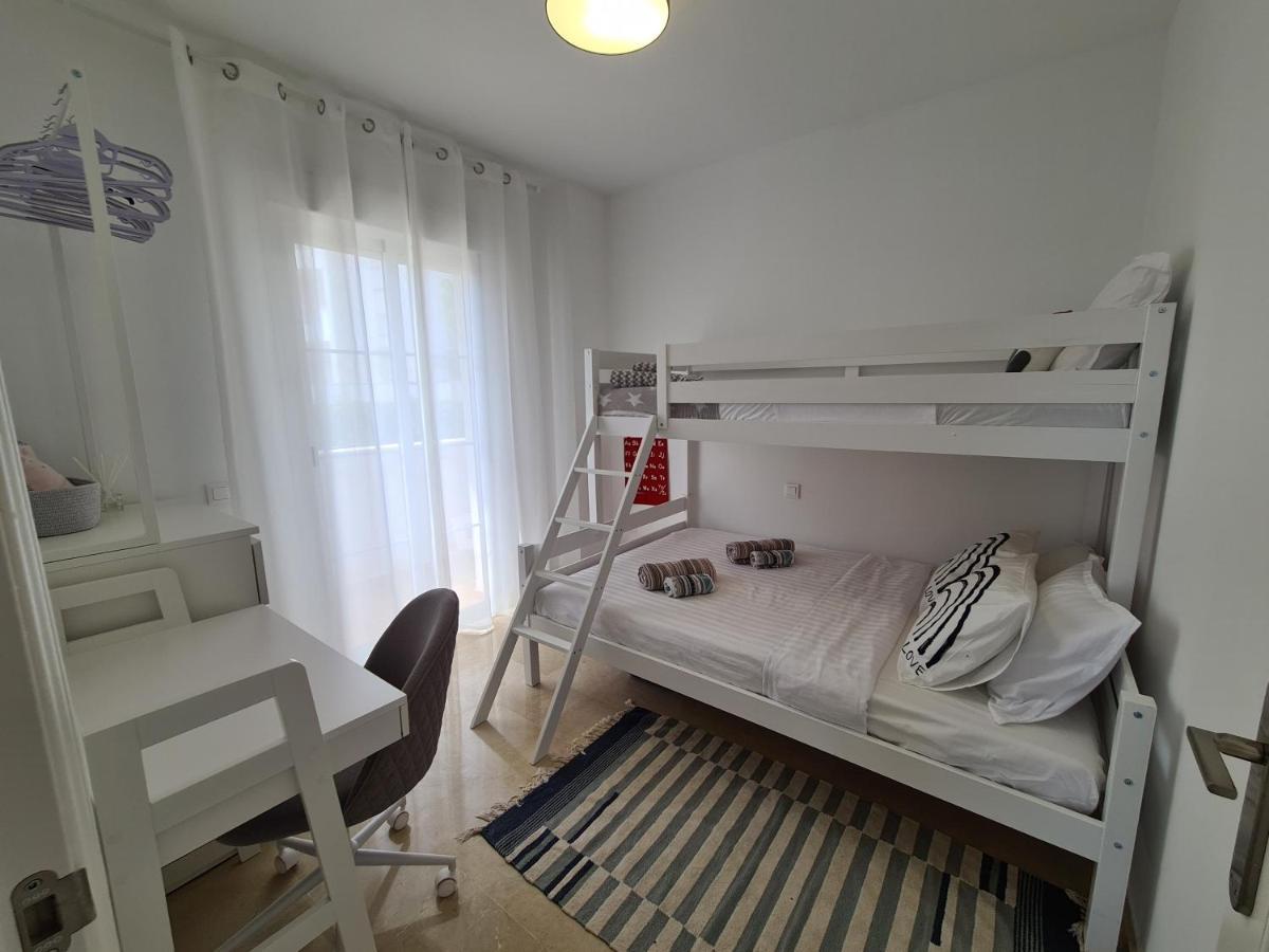 Seaside Serenity - Stylish Apartment With Spectacular Views Manilva Esterno foto