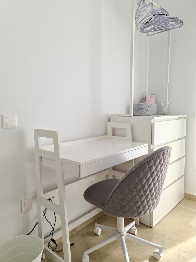 Seaside Serenity - Stylish Apartment With Spectacular Views Manilva Esterno foto
