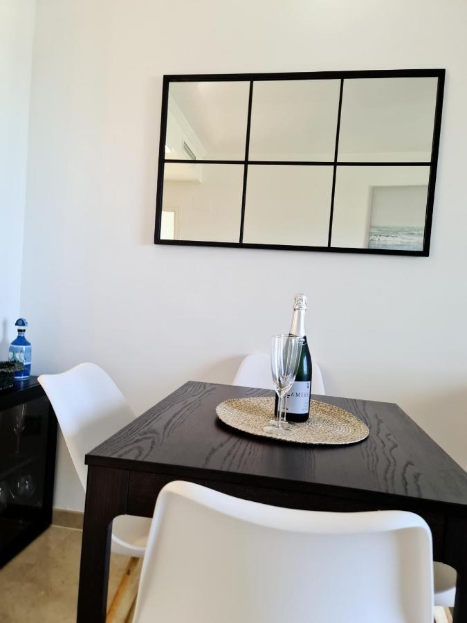 Seaside Serenity - Stylish Apartment With Spectacular Views Manilva Esterno foto